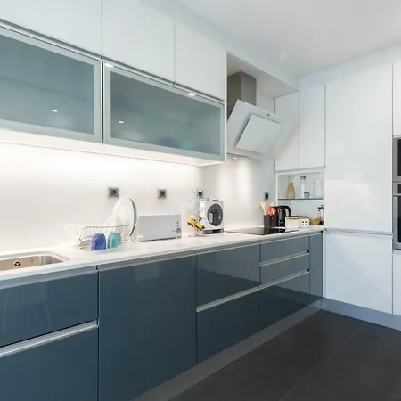 Modern 3bdr In Parque Das Nacoes By Ondjo